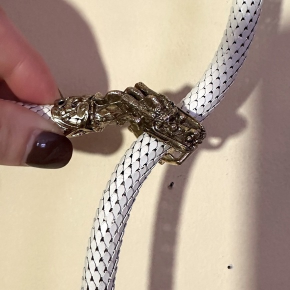 VINTAGE DL AULD NECKLACE OR BELT GOLD DRAGON DETAIL VINTAGE DESIGNER WOM… - Picture 4 of 6